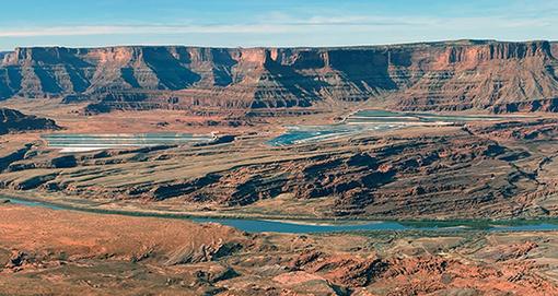 From Anticline Overlook and observing Dead Horse Point, Big Flat, and potash evaporation ponds.