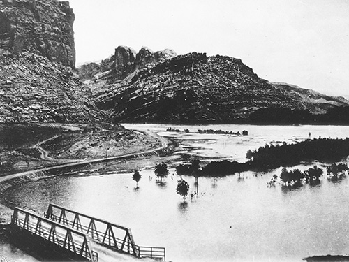 1921 snow melt at camera station near Courthouse Wash